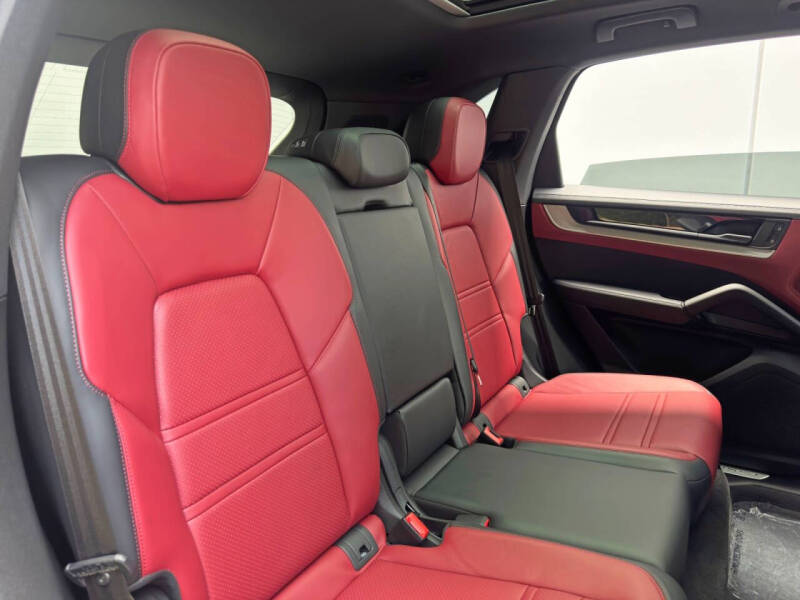 2024 Porsche Cayenne