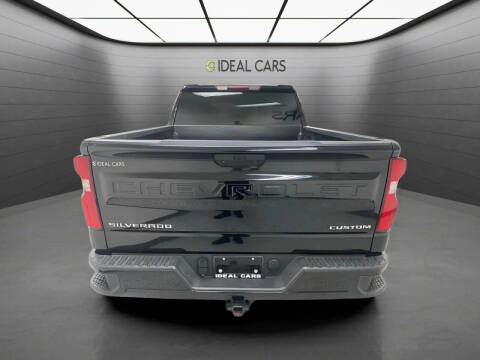 2021 Chevrolet Silverado 1500 Custom