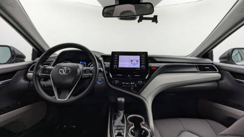 2024 Toyota Camry Hybrid LE