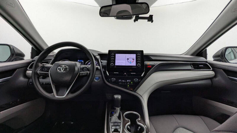 2024 Toyota Camry Hybrid LE