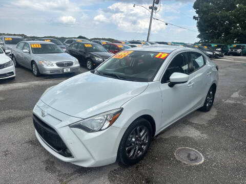 2019 Toyota Yaris XLE