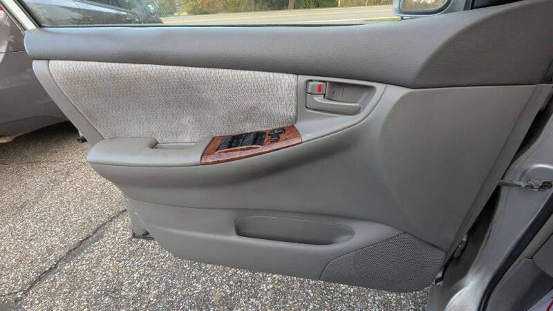 2004 Toyota Corolla LE