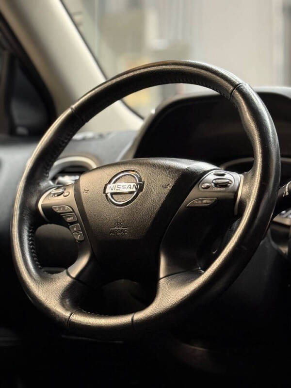 2019 Nissan Pathfinder SV