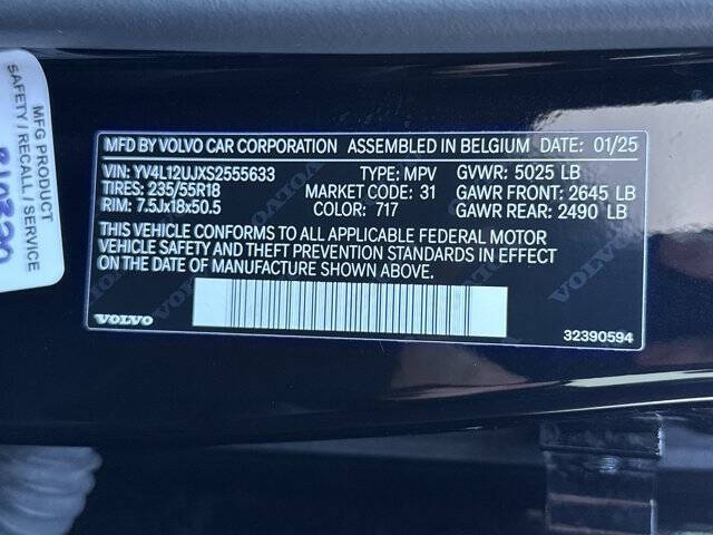 2025 Volvo XC40 B5 Core Bright Theme