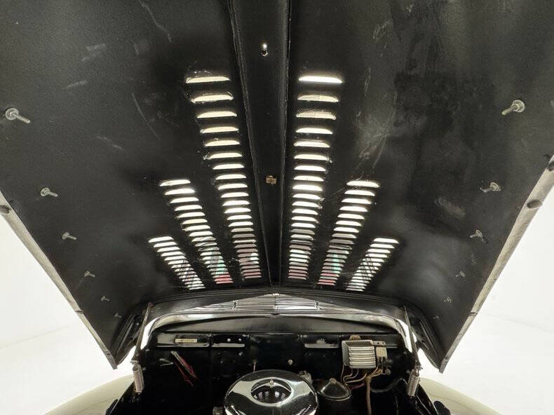 1948 Ford Super Deluxe