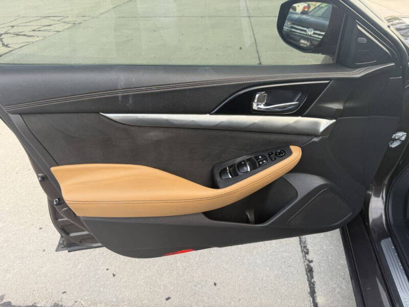 2016 Nissan Maxima 3.5 SR