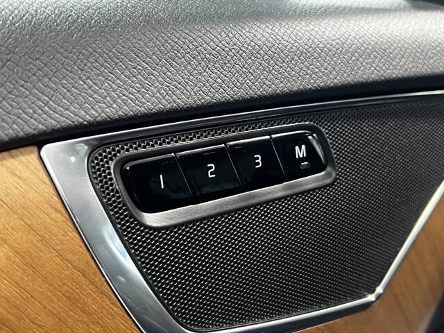 2023 Volvo XC90 B6 Plus Bright Theme 7P