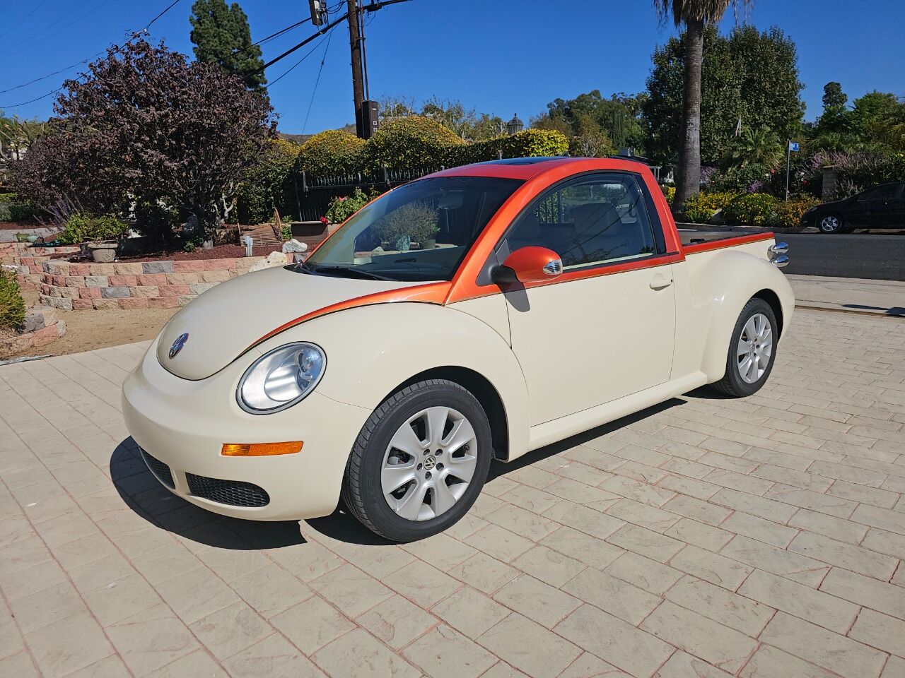 2009 Volkswagen New Beetle 2