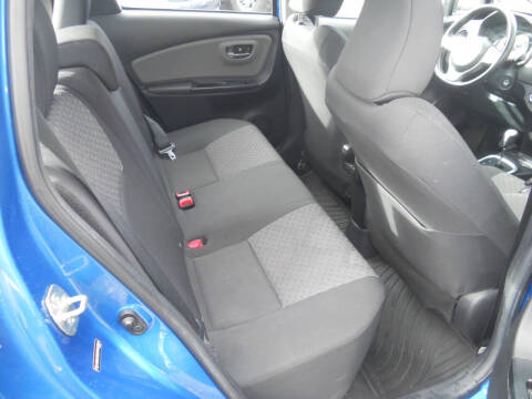 2015 Toyota Yaris 5-Door LE