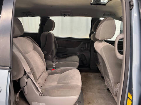 2009 Toyota Sienna LE 7-Passenger
