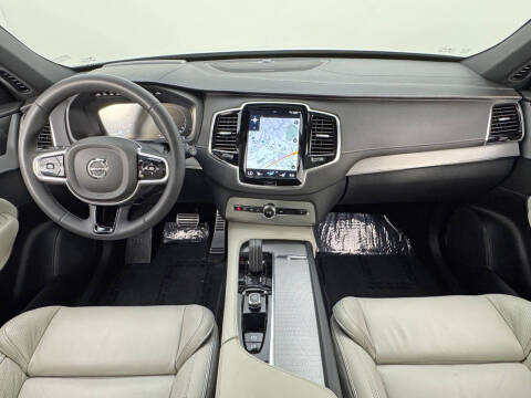 2022 Volvo XC90 Recharge T8 R-Design