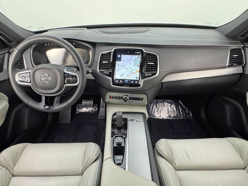 2022 Volvo XC90 Recharge T8 R-Design