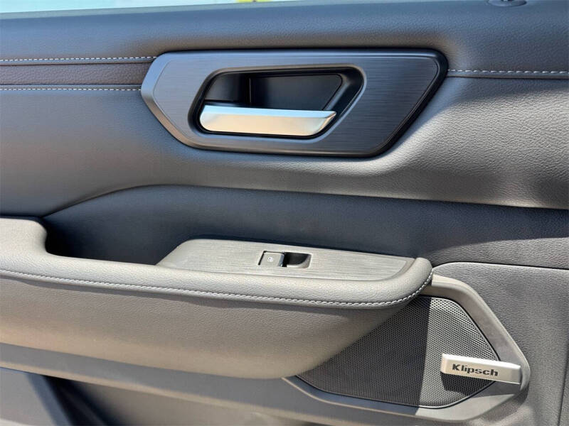 2025 Nissan Armada SL