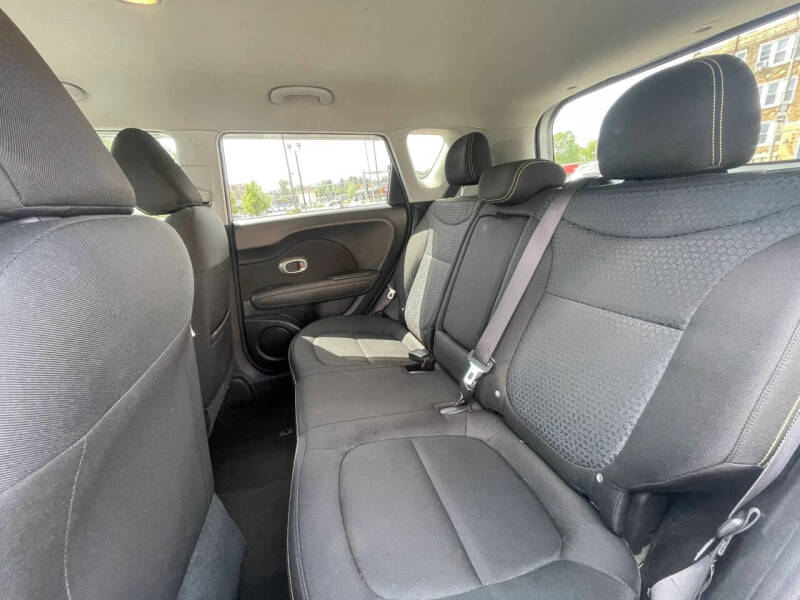 2016 Kia Soul +