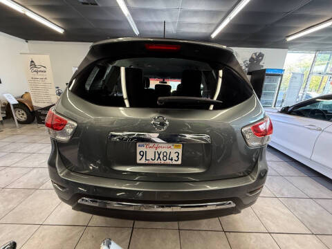 2016 Nissan Pathfinder S