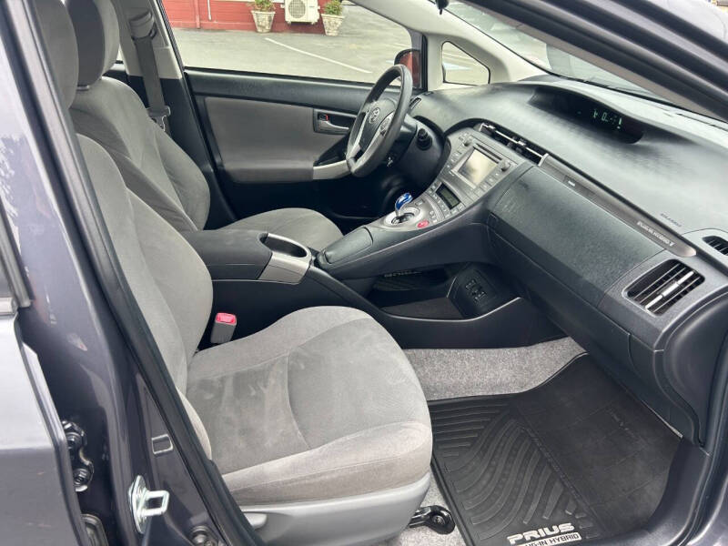 2013 Toyota Prius Plug-in Hybrid