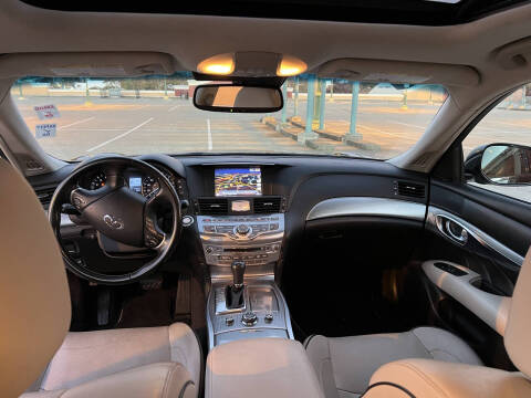 2017 Infiniti Q70L 3.7