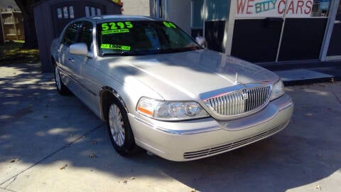 2004 Lincoln Town Car for sale at Harrison Family Motors in Topeka KS