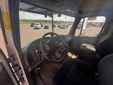 2007 Freightliner M2 106