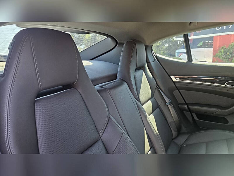 2016 Porsche Panamera