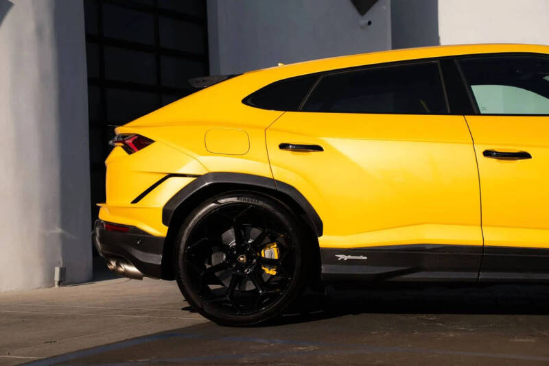 2024 Lamborghini Urus Performante