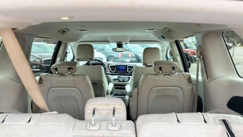 2017 Chrysler Pacifica Touring-L