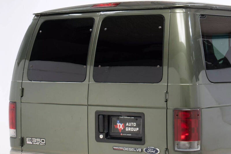 2002 Ford E-Series E-350 SD XLT