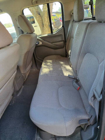 2016 Nissan Frontier SV