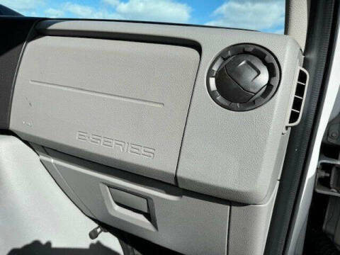 2014 Ford E-Series E-450 SD