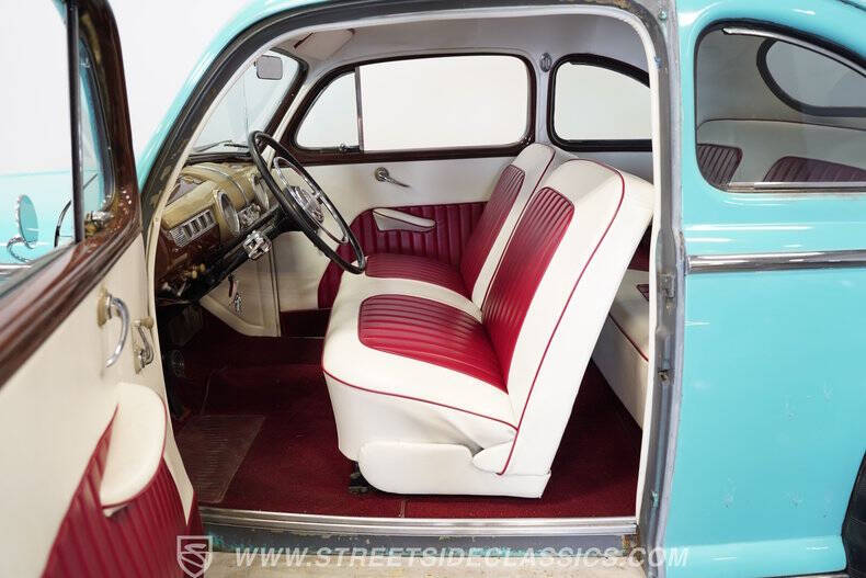 1948 Ford Deluxe