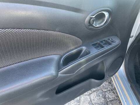 2019 Nissan Versa SV