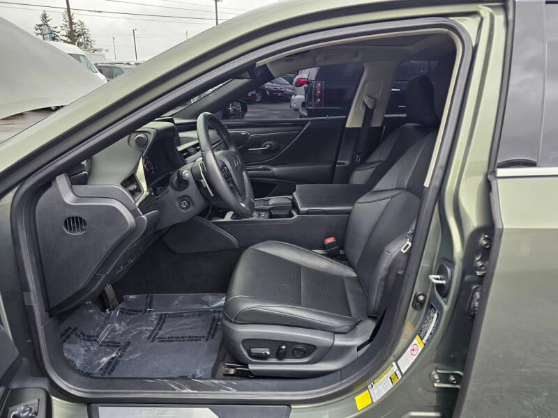 2019 Lexus ES 300h