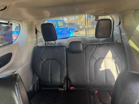 2021 Chrysler Pacifica Touring L