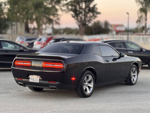 2015 Dodge Challenger SXT