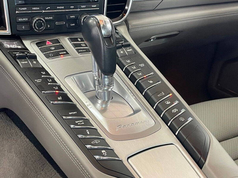 2012 Porsche Panamera Turbo