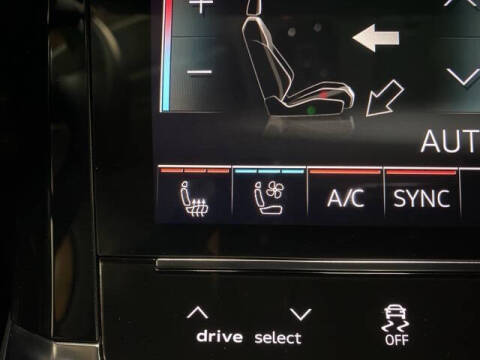 2023 Audi e-tron quattro Premium Plus