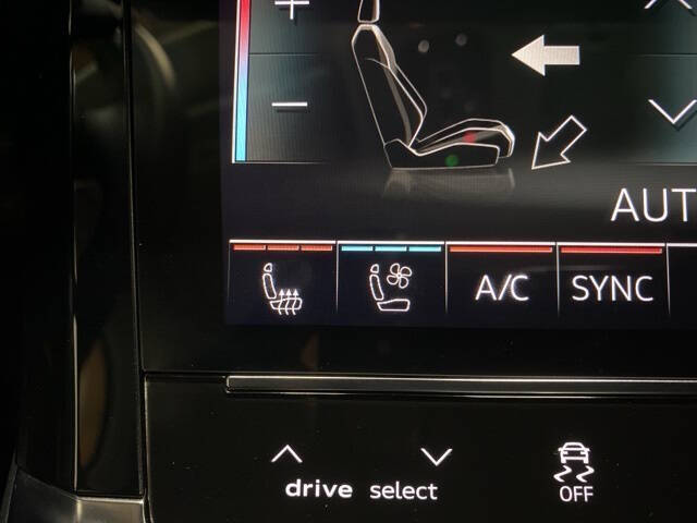 2023 Audi e-tron quattro Premium Plus