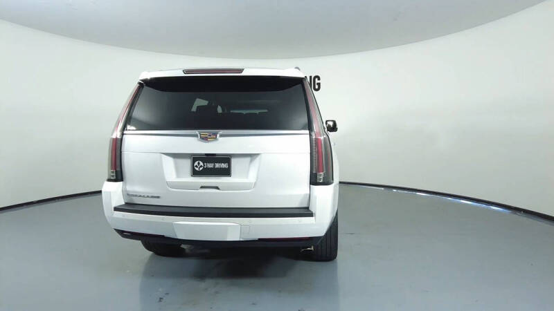 2018 Cadillac Escalade Luxury