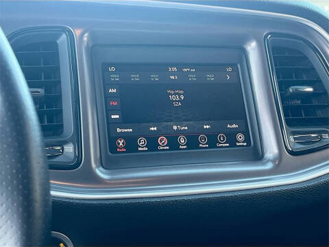 2022 Dodge Challenger SXT