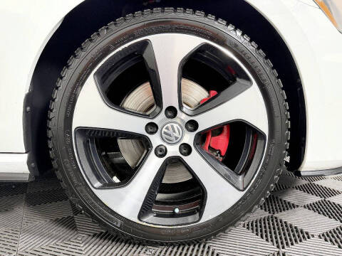 2017 Volkswagen Golf GTI S