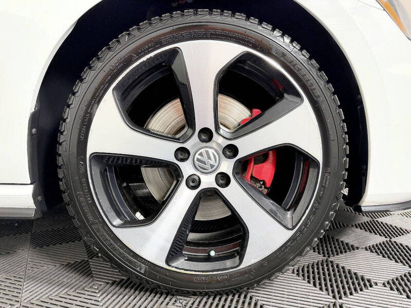 2017 Volkswagen Golf GTI S