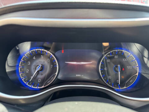 2025 Chrysler Pacifica Select