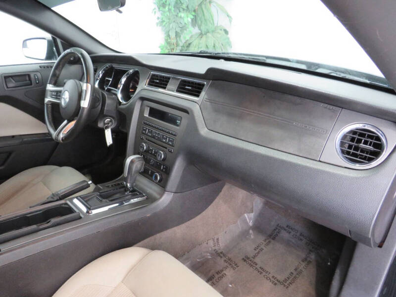 2014 Ford Mustang V6
