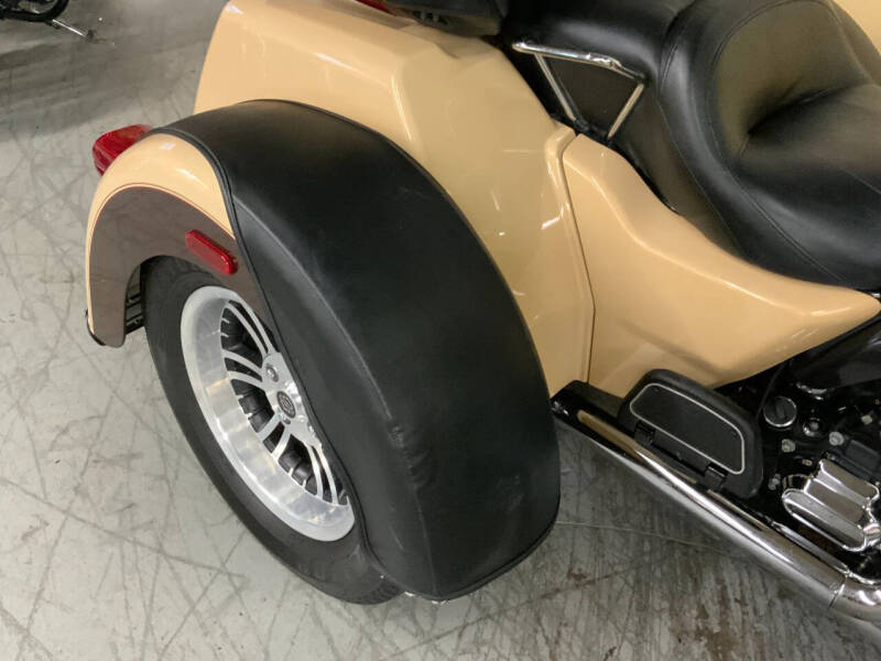 2014 Harley-Davidson FLHTCUTG TRI GLIDE