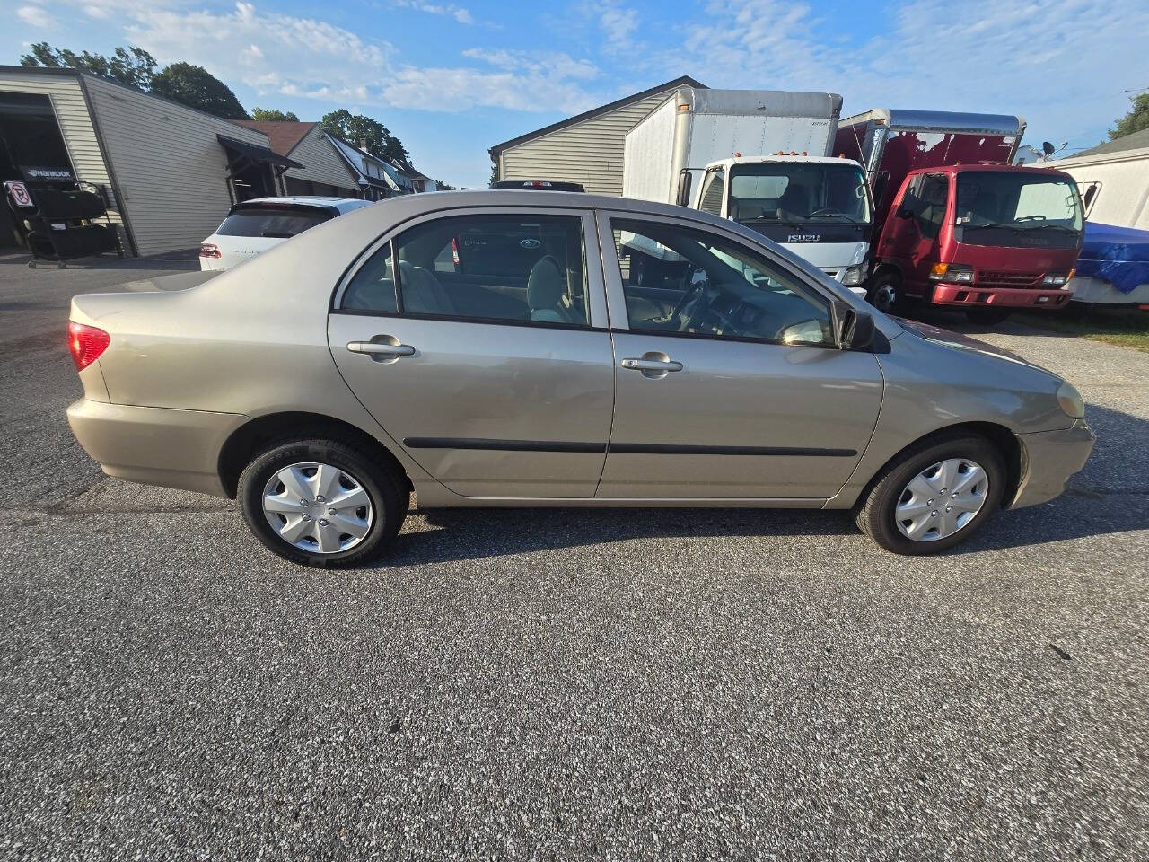 2007 Toyota Corolla for sale at QUEENSGATE AUTO SALES in York, PA