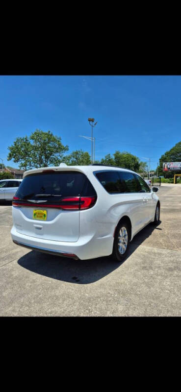 2022 Chrysler Pacifica Touring L