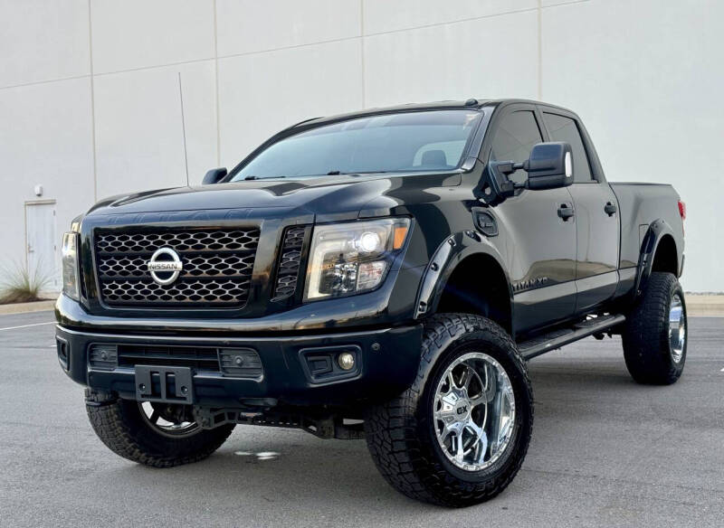 2018 Nissan Titan XD SV's photo