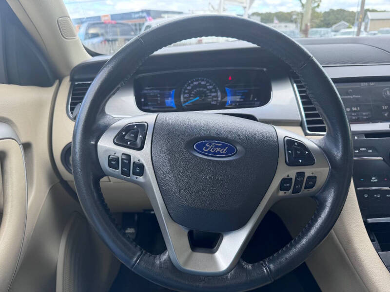 2013 Ford Taurus SEL