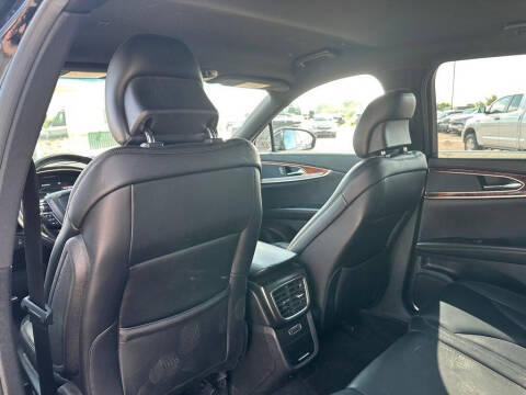 2019 Lincoln Nautilus Select