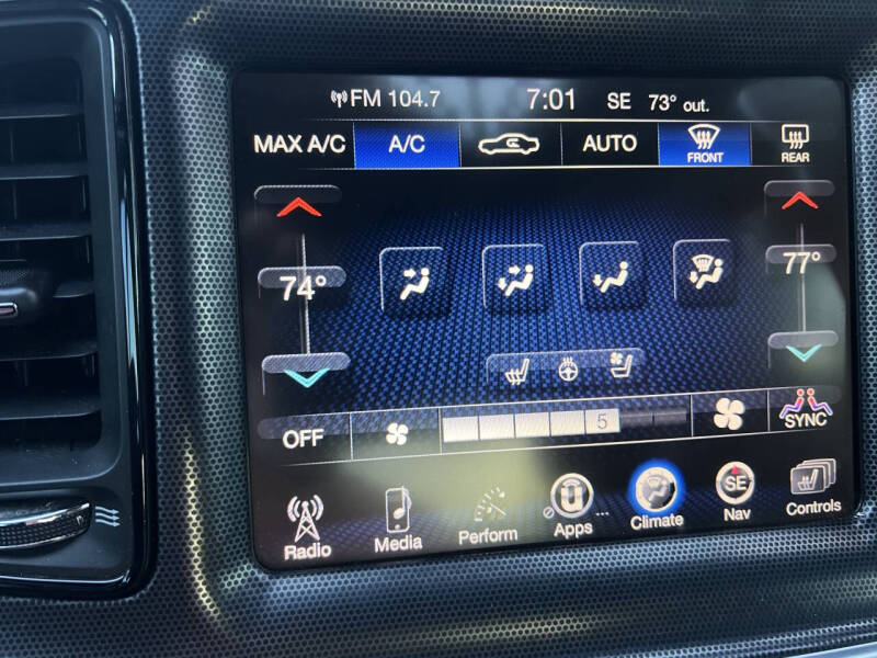 2016 Dodge Challenger 392 HEMI Scat Pack Shaker